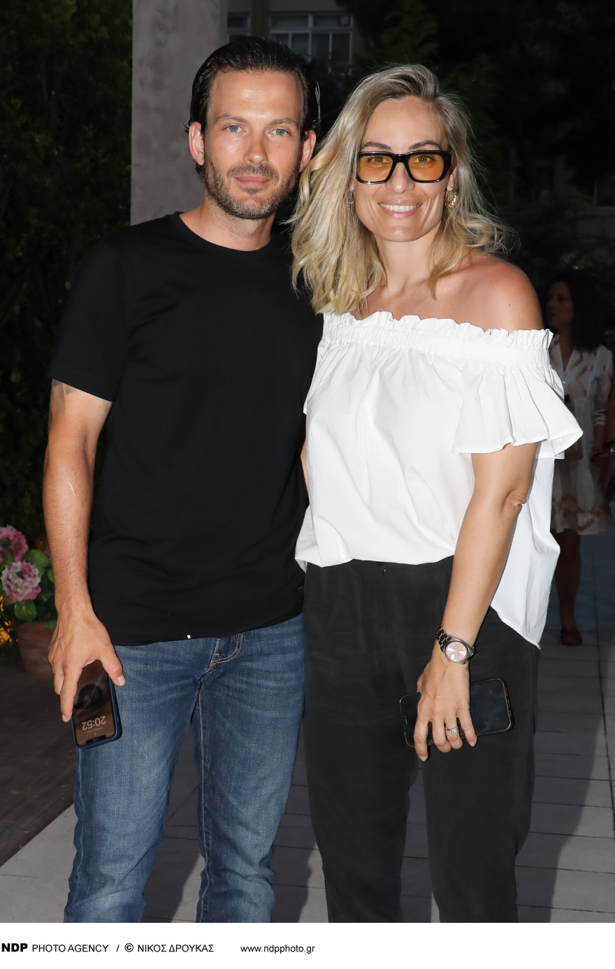 Ελεονώρα Μελέτη: Σε βραδινή έξοδο με τον σύζυγό της, Θοδωρή Μαροσούλη