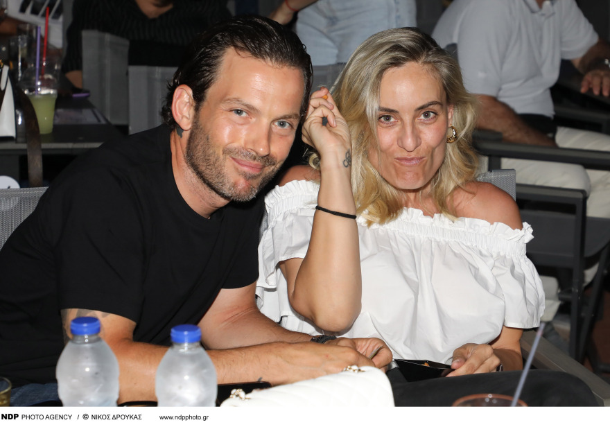 Ελεονώρα Μελέτη: Σε βραδινή έξοδο με τον σύζυγό της, Θοδωρή Μαροσούλη