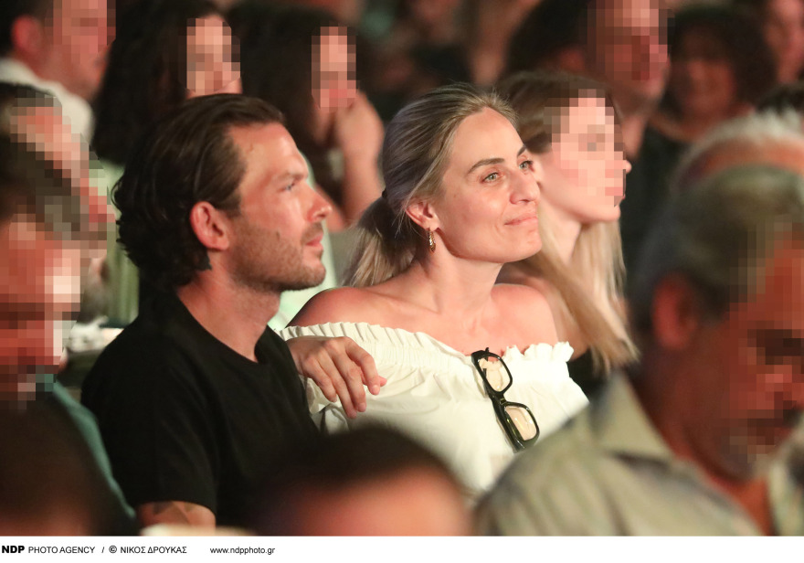 Ελεονώρα Μελέτη: Σε βραδινή έξοδο με τον σύζυγό της, Θοδωρή Μαροσούλη