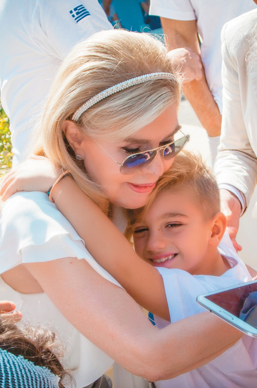 Μαριάννα Β. Βαρδινογιάννη: Τέσσερις νέοι από τους 1.340 που πέρασαν από την «Ελπίδα» μιλούν για την αείμνηστη ευεργέτιδα