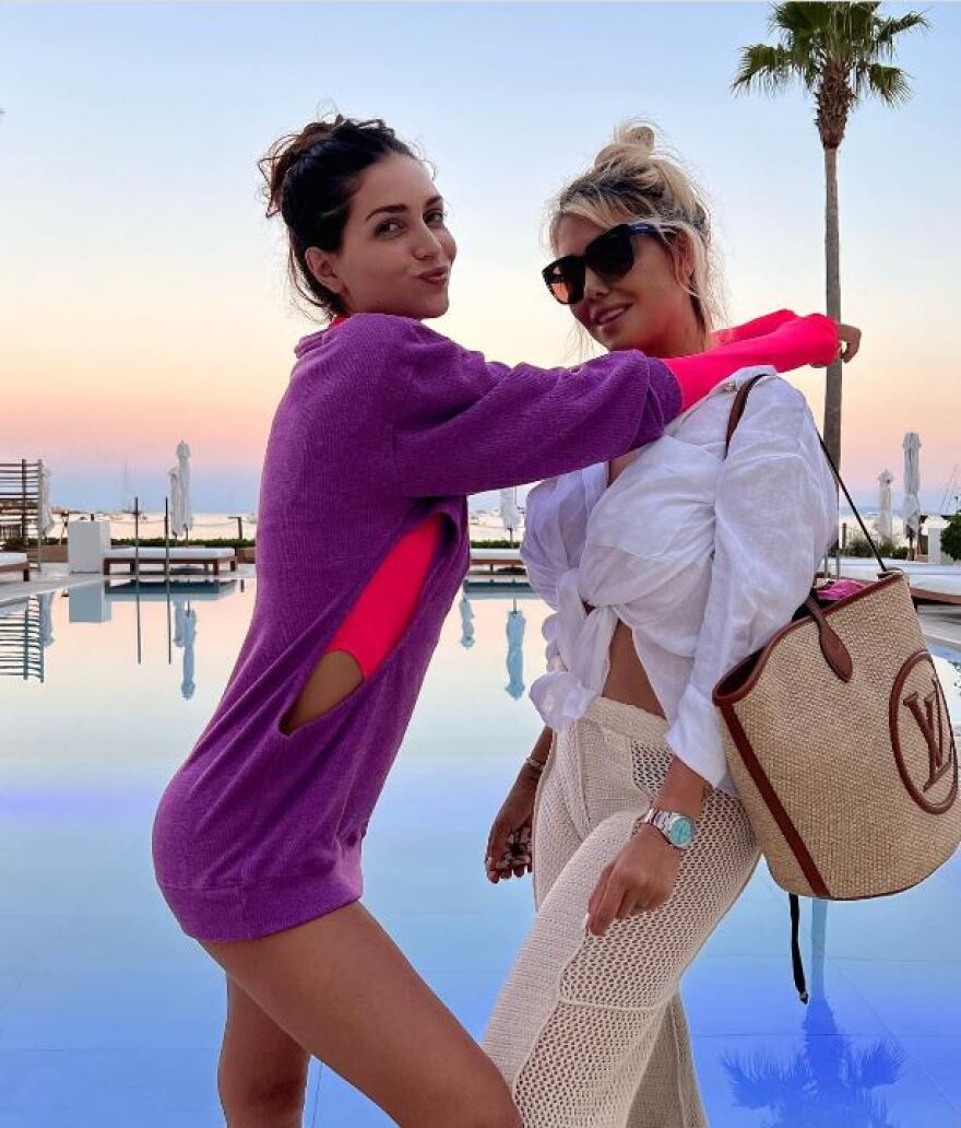 Γουάντα Νάρα: Την κερδίζει στα σημεία η «καυτή» αδελφή της Ζάιρα - Δείτε βίντεο και φωτογραφίες 