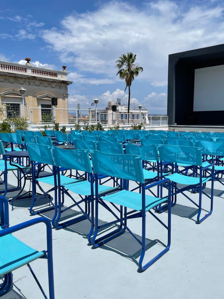 Φωτογραφίες: Τη «Μπάρμπι» παρακολούθησαν η Άννα Μαρία με τα εγγόνια της σε σινεμά των Σπετσών