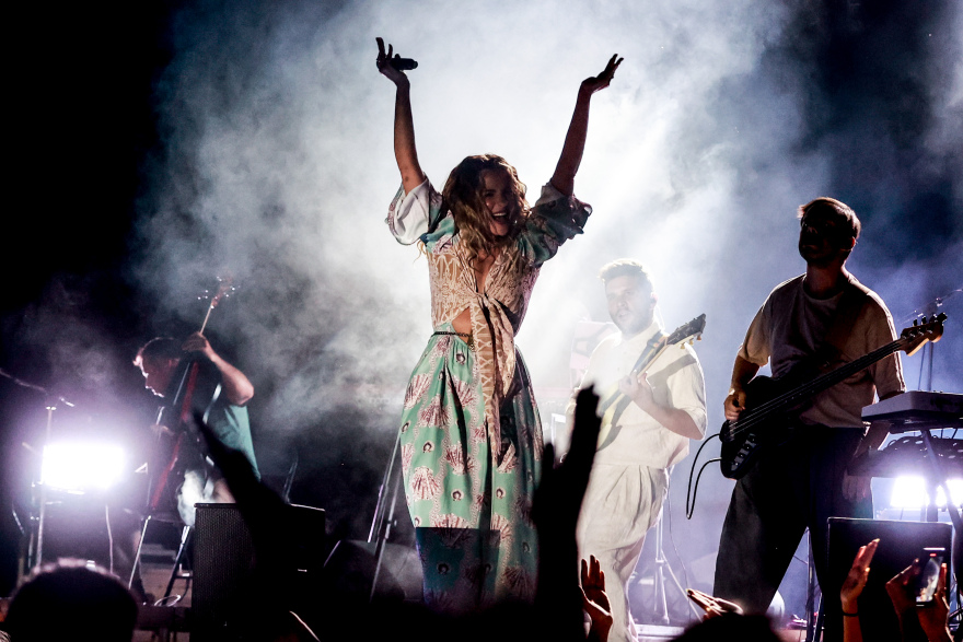 Νατάσσα Μποφίλιου: Φωτογραφίες από τη συναυλία της στην Κέρκυρα