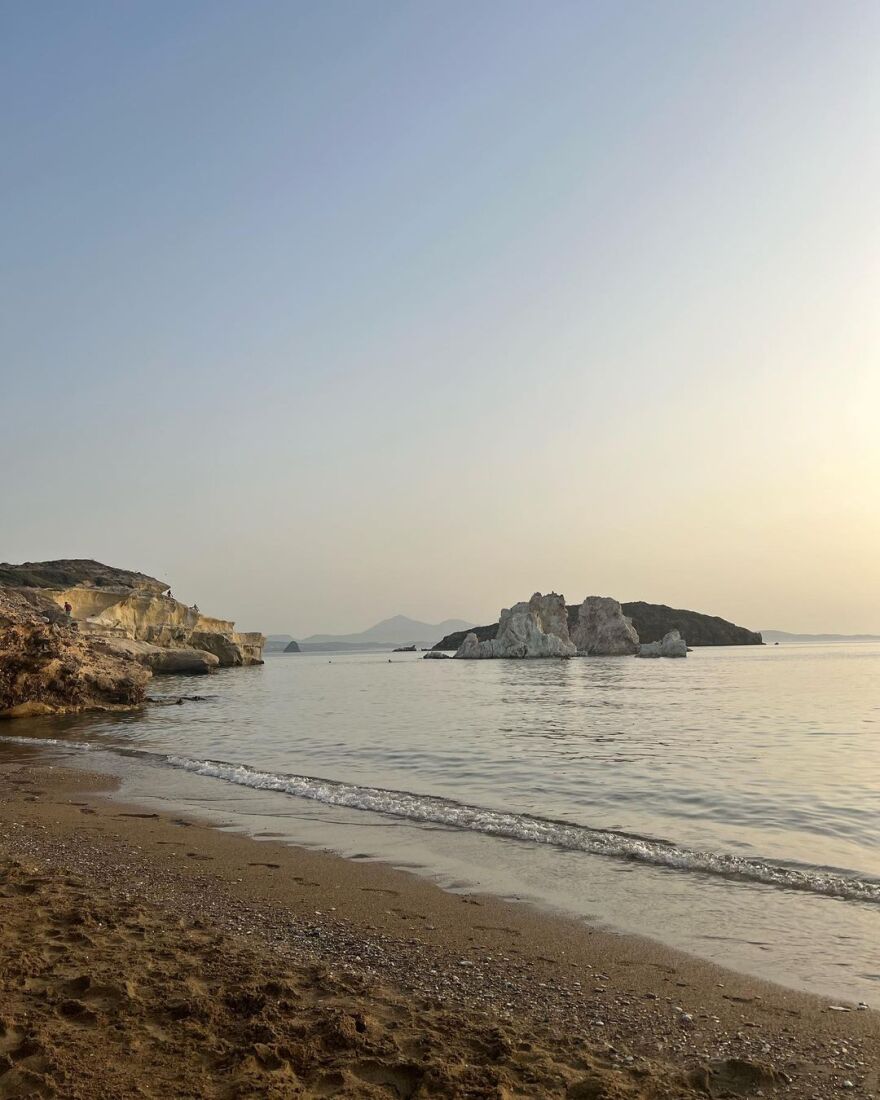 Μπέττυ Μαγγίρα: Κάνει διακοπές στην Κίμωλο - Οι φωτογραφίες με το μαγιό