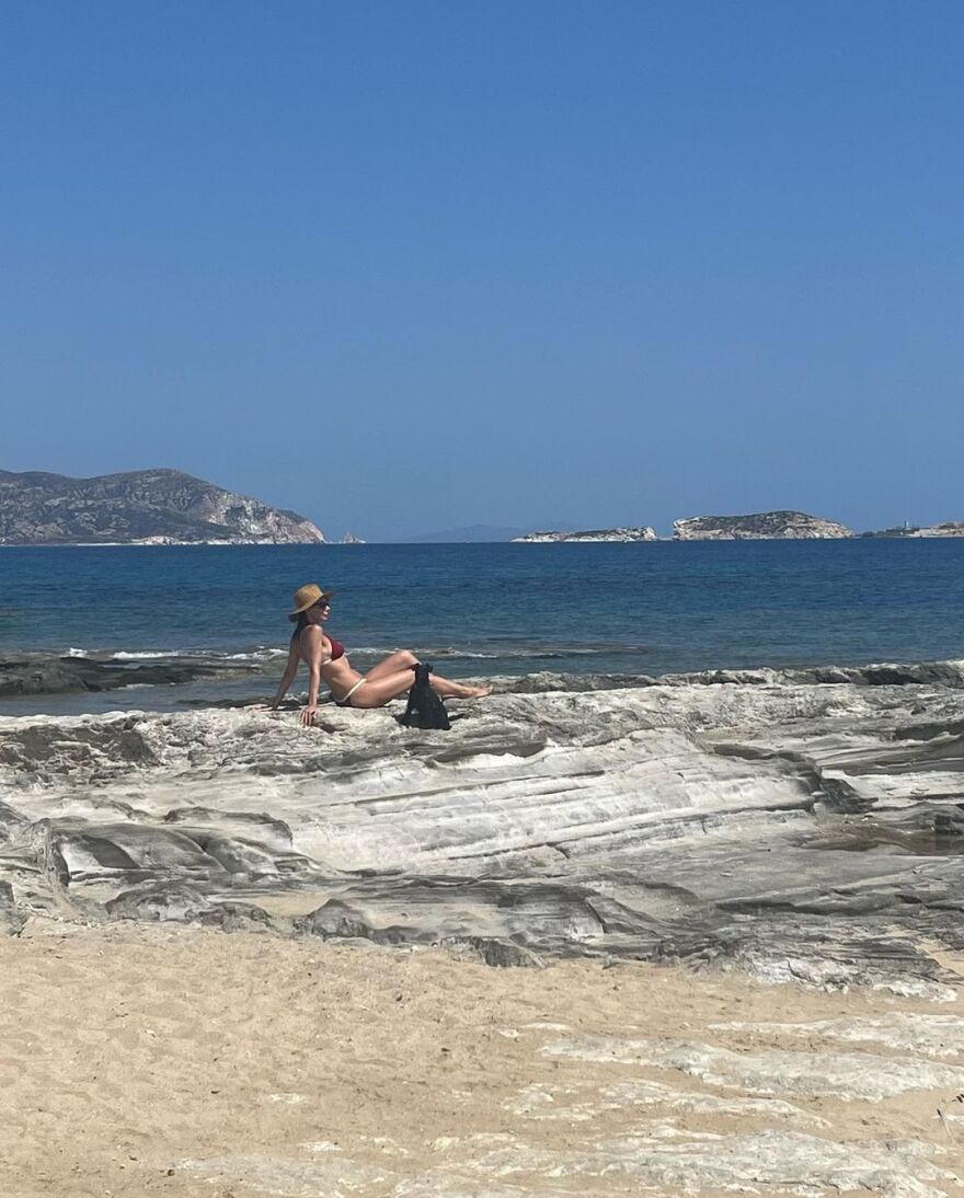 Μπέττυ Μαγγίρα: Κάνει διακοπές στην Κίμωλο - Οι φωτογραφίες με το μαγιό