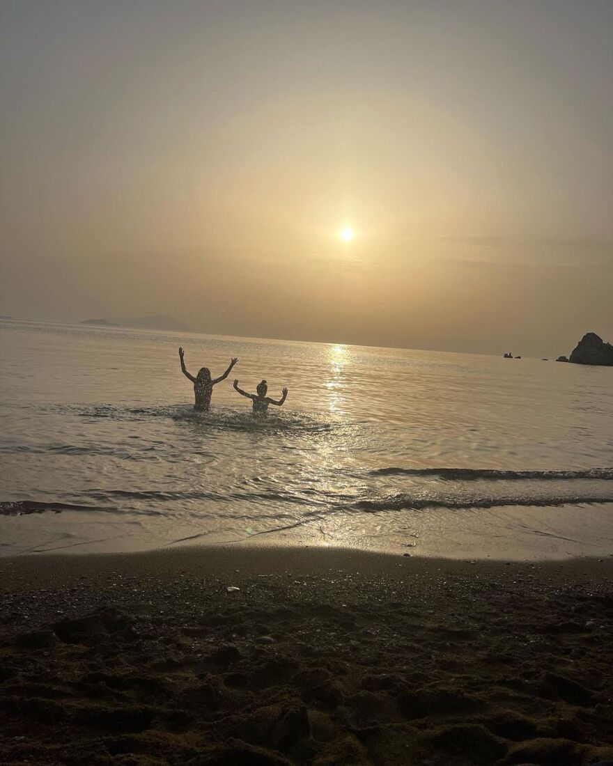 Μπέττυ Μαγγίρα: Κάνει διακοπές στην Κίμωλο - Οι φωτογραφίες με το μαγιό