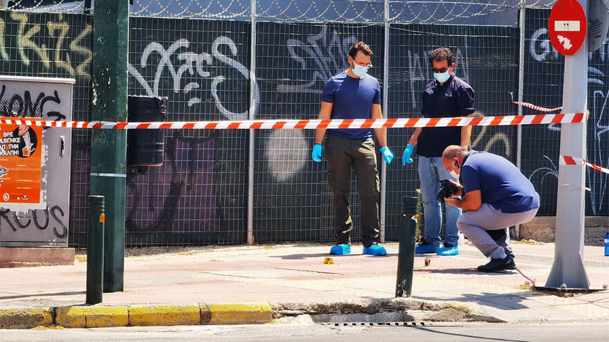 Αιματηρή συμπλοκή στον Κολωνό - Ένας τραυματίας έπειτα από πυροβολισμούς