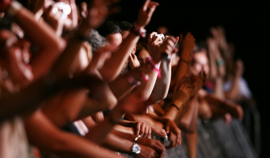 Σινέντ Ο' Κόνορ: Όταν είχε τραγουδήσει στην Αθήνα το 2009 - Δείτε βίντεο και φωτογραφίες