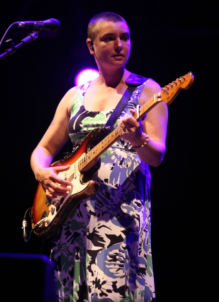 Σινέντ Ο' Κόνορ: Όταν είχε τραγουδήσει στην Αθήνα το 2009 - Δείτε βίντεο και φωτογραφίες