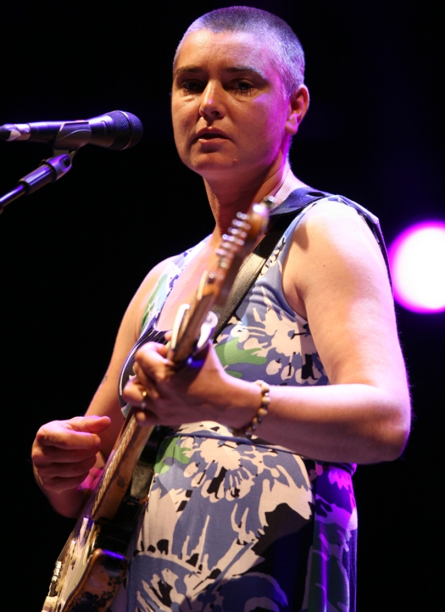 Σινέντ Ο' Κόνορ: Όταν είχε τραγουδήσει στην Αθήνα το 2009 - Δείτε βίντεο και φωτογραφίες