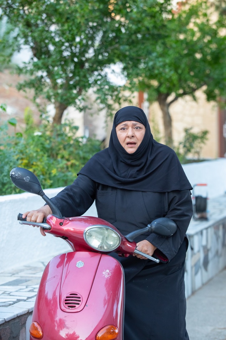 Φόνοι στο Καμπαναριό: Ξεκίνησαν τα γυρίσματα της νέας κωμικής σειράς - Δείτε φωτογραφίες