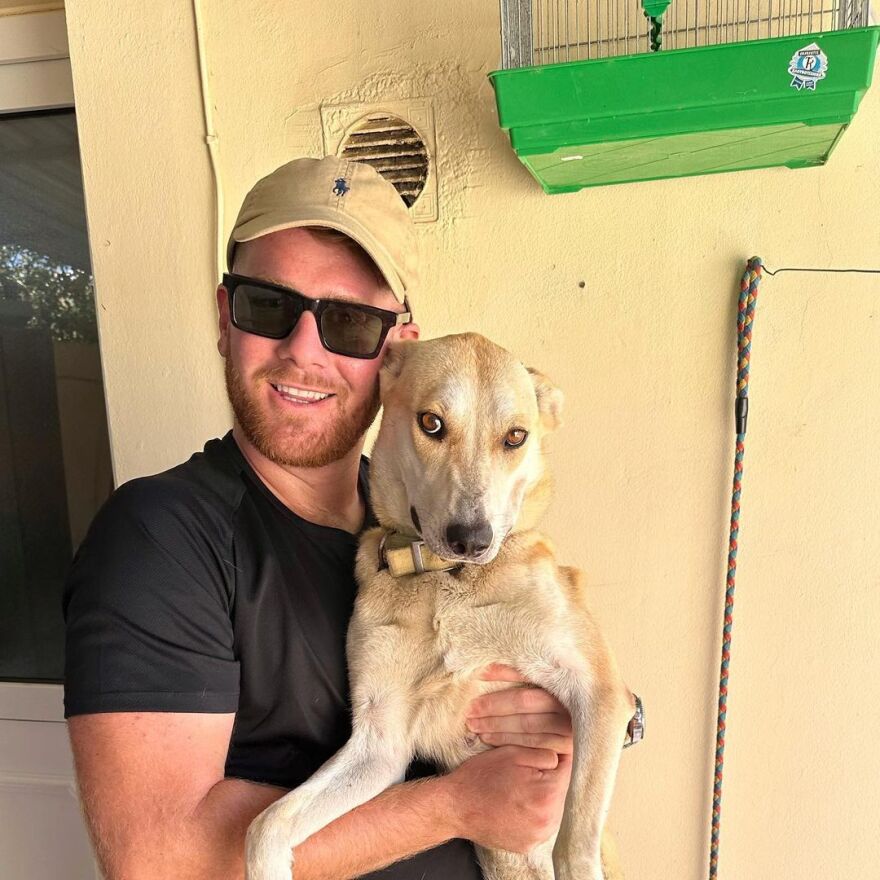 Τζέιμς Καφετζής: Θα υιοθετήσει πυρόπληκτο σκυλάκι από τη Ρόδο