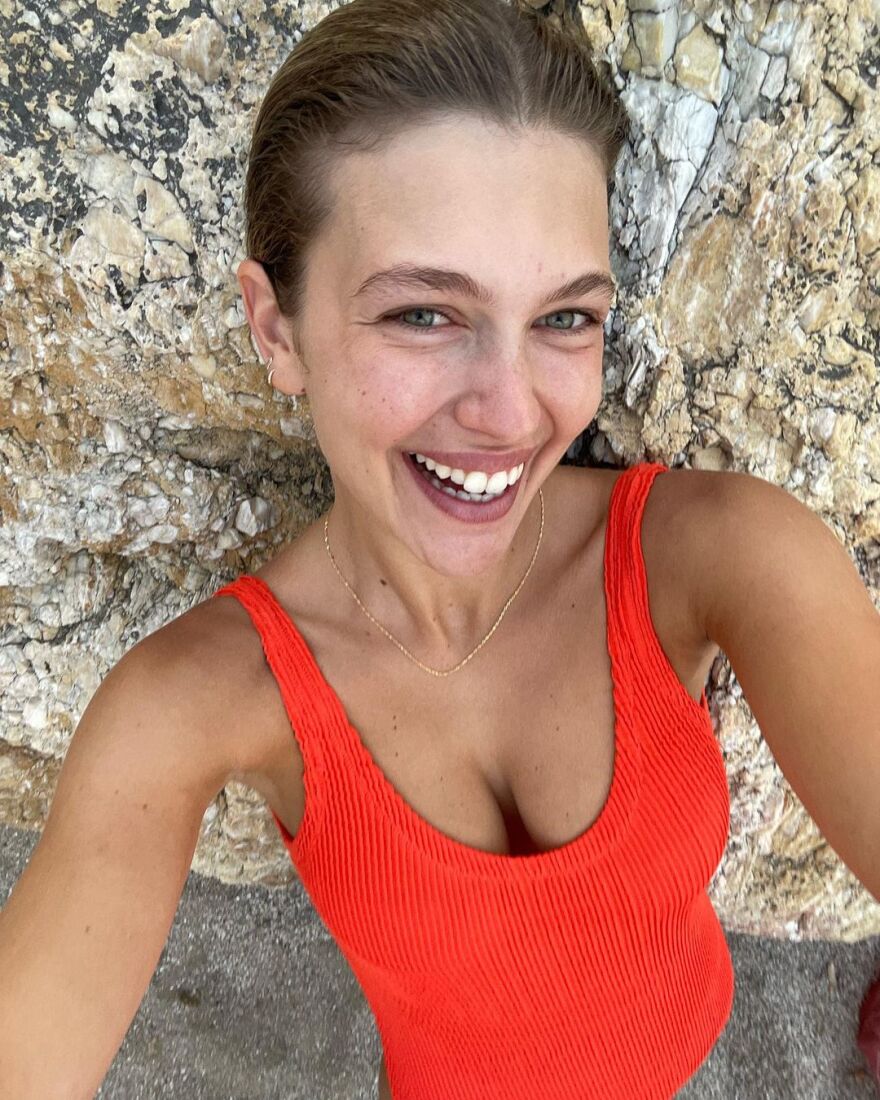 Κλέλια Ανδριολάτου: Χωρίς ίχνος μακιγιάζ από παραλία στο Πήλιο - Δείτε φωτογραφίες