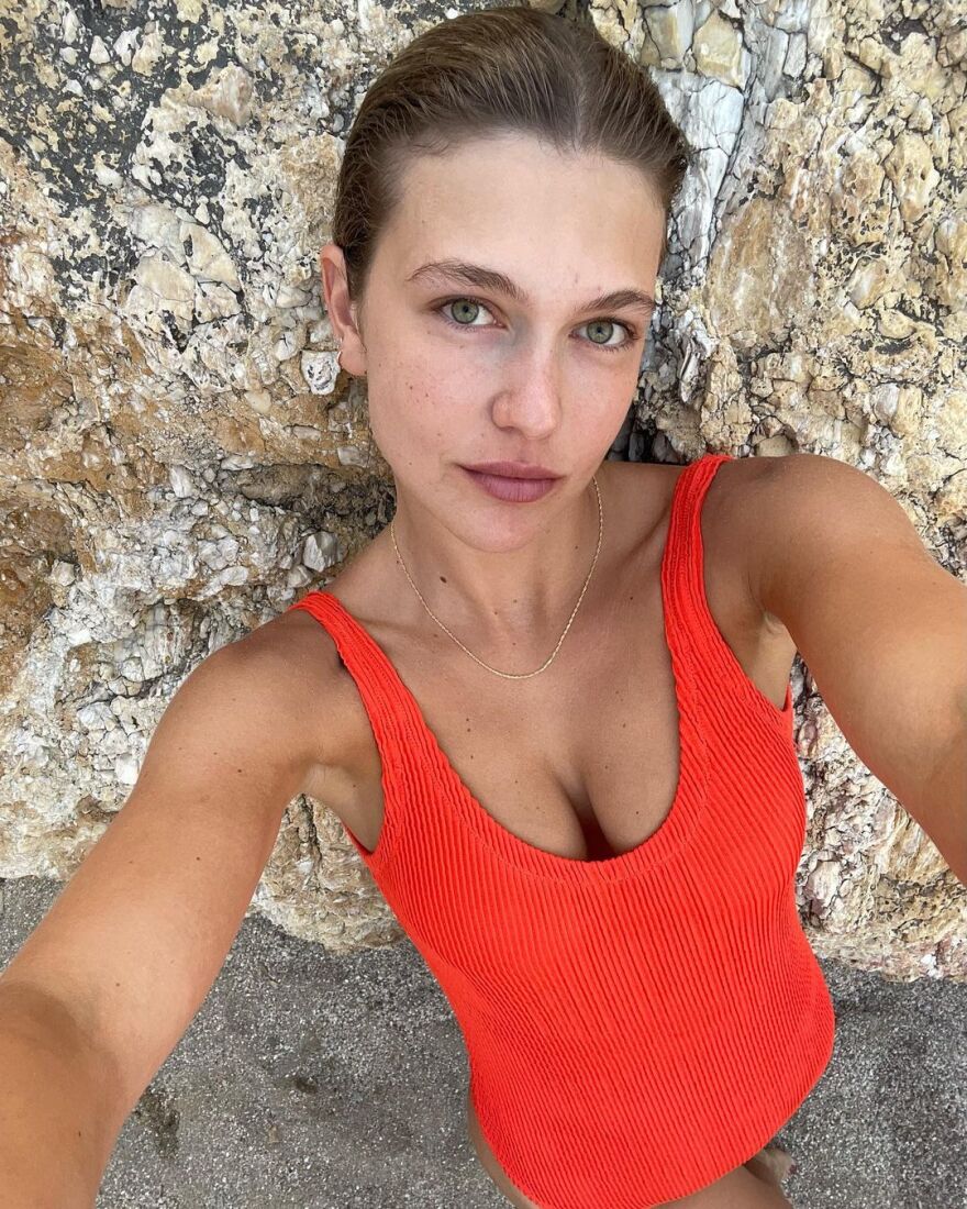 Κλέλια Ανδριολάτου: Χωρίς ίχνος μακιγιάζ από παραλία στο Πήλιο - Δείτε φωτογραφίες