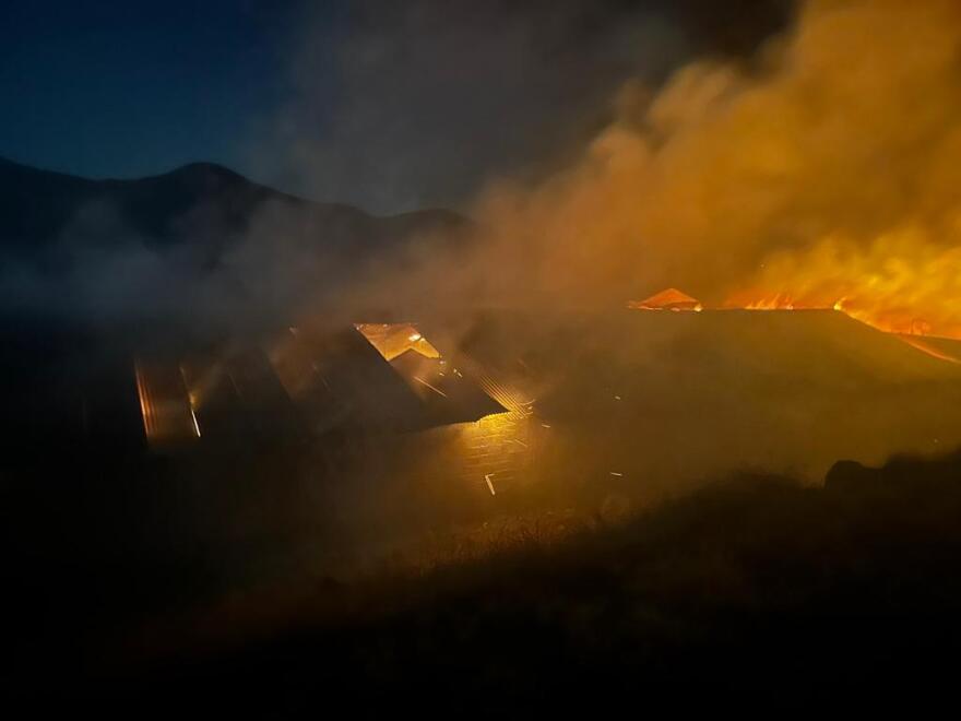 Φωτιά σε ποιμνιοστάσιο στο χωριό Ανάβρα της Μαγνησίας - Δείτε φωτογραφίες