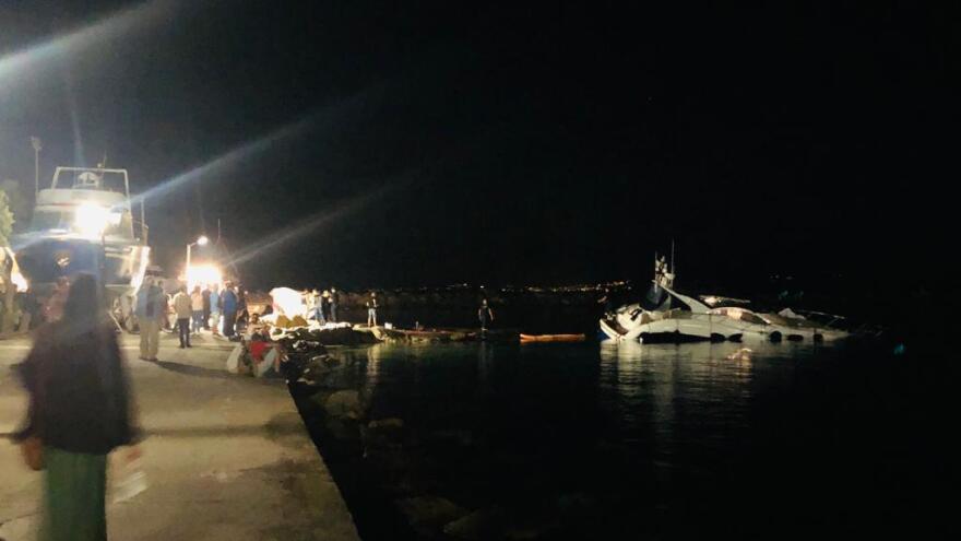 Τήνος: Εισροή υδάτων σε σκάφος - Δείτε βίντεο και φωτογραφίες