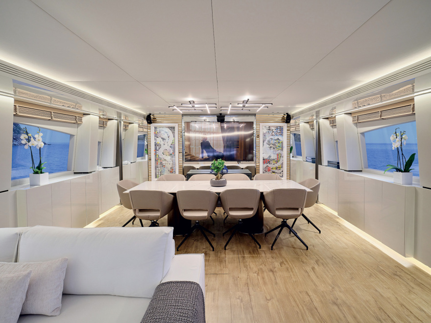 Mamma Mia: Το υπερπολυτελές γιοτ που συνδυάζει τη φινέτσα με την άνεση