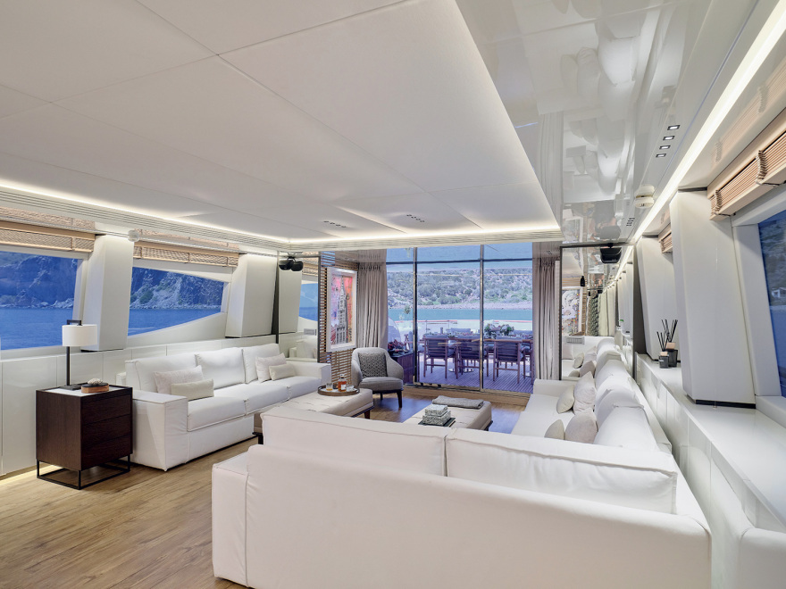 Mamma Mia: Το υπερπολυτελές γιοτ που συνδυάζει τη φινέτσα με την άνεση