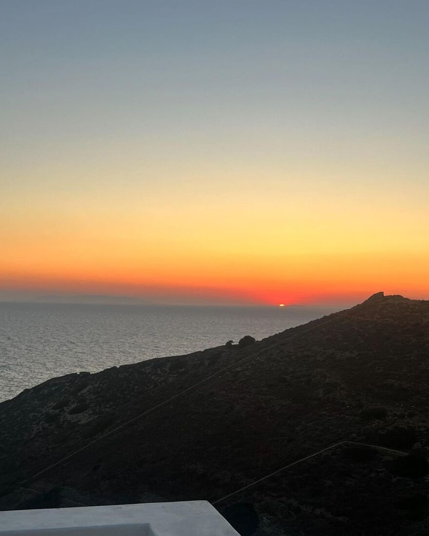 Σάσα Μπάρον Κοέν: Ο «Μπόρατ» ενθουσιάστηκε με την Ελλάδα - Οι φωτογραφίες από την Αντίπαρο