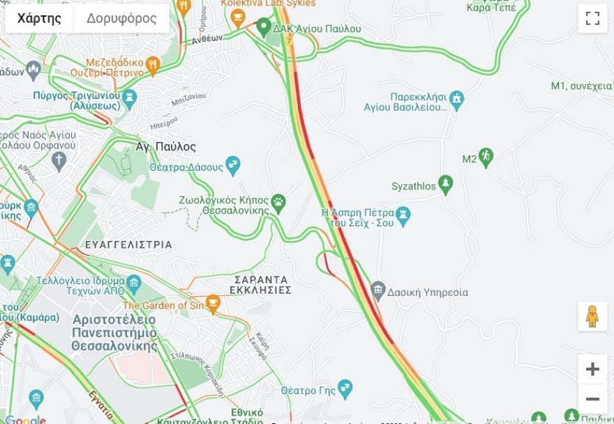 Θεσσαλονίκη: Αναποδογύρισε φορτηγό, απεγκλωβίστηκε ο οδηγός