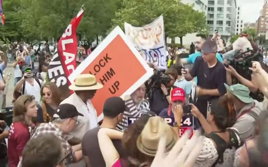 Ντόναλντ Τραμπ: «Είμαι αθώος» δήλωσε στις κατηγορίες για συνωμοσία - Στις 28 Αυγούστου η πρώτη ακρόαση