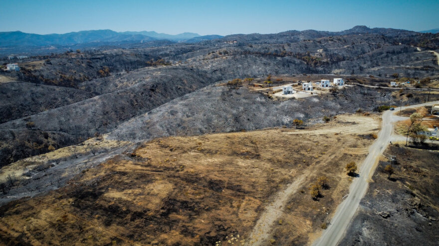 Φωτιά στη Ρόδο: Drone δείχνει την καταστροφή στο νησί μετά την πυρκαγιά - Δείτε φωτογραφίες