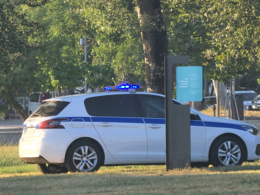 Θεσσαλονίκη: Μυστηριώδης θάνατος στη Νέα Παραλία - Νεκρός εντοπίστηκε άνδρας ανάμεσα σε δέντρα