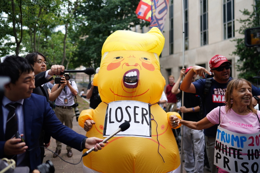 Ντόναλντ Τραμπ: «Είμαι αθώος» δήλωσε στις κατηγορίες για συνωμοσία - Στις 28 Αυγούστου η πρώτη ακρόαση