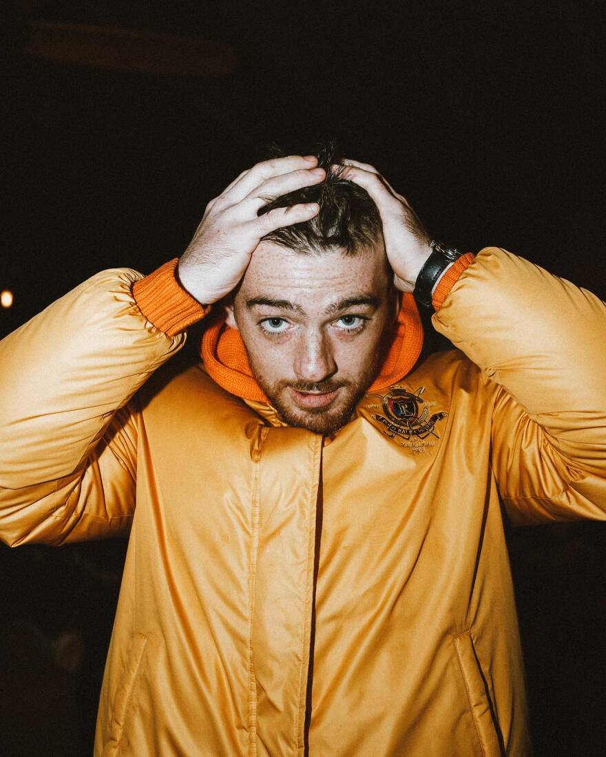 Άνγκους Κλάουντ: Τα έζησε όλα και πέθανε στα 25 - Η απότομη επιτυχία, τα ναρκωτικά και οι αυτοκτονικές σκέψεις