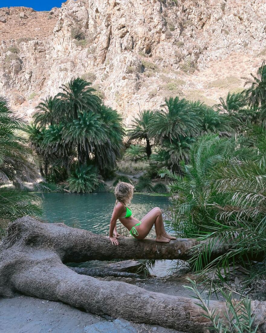 Κλέλια Ανδριολάτου: Ποζάρει με το μπικίνι της στο Φοινικόδασος 