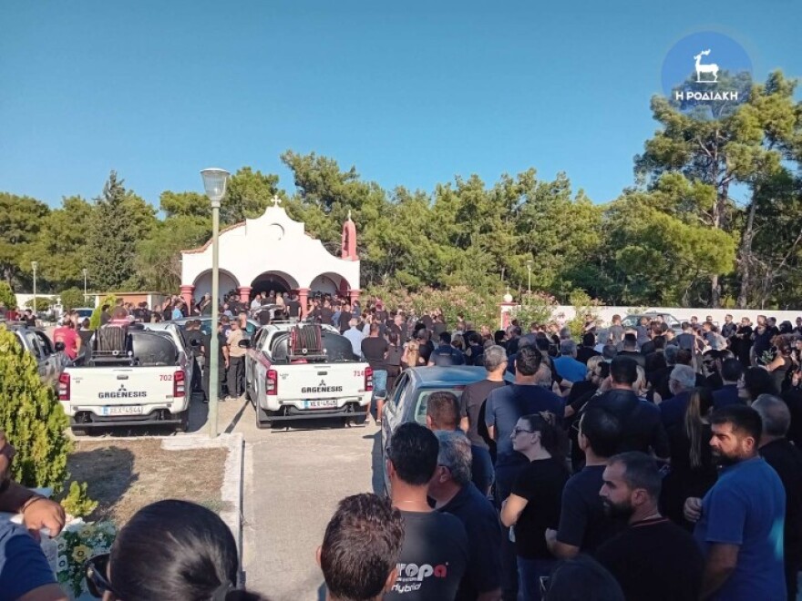 Ρόδος: Στον Αρχάγγελο η κηδεία του 40χρονου εθελοντή πυροσβέστη - Ολοκληρώθηκε η δεύτερη νεκροψία