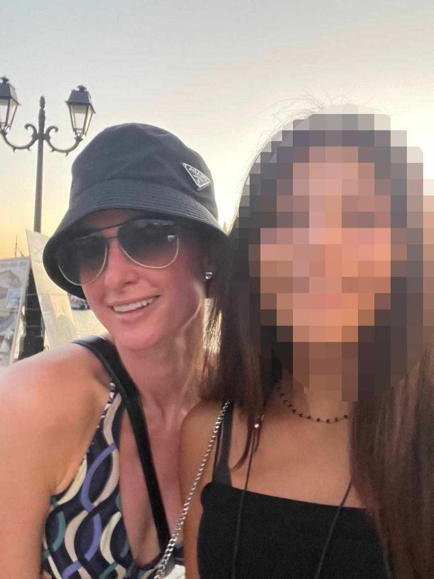 Πάρις Χίλτον: Στις Σπέτσες για διακοπές με τον σύζυγό της - Δείτε φωτογραφίες και βίντεο