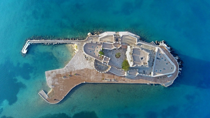 Ναύπλιο: Ξεκίνησαν πάλι τα δρομολόγια προς το Μπούρτζι - Δείτε φωτογραφίες