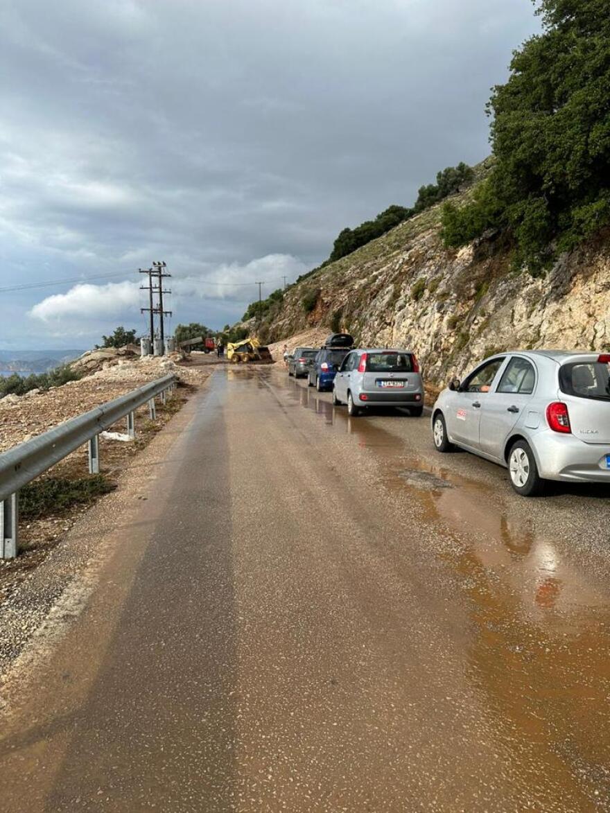 Καιρός: Όσα άφησε πίσω της η κακοκαιρία «Petar» - Δείτε βίντεο από Κέρκυρα, Κεφαλονιά και Αιτωλοακαρνανία