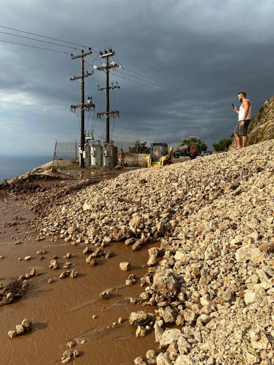 Καιρός: Όσα άφησε πίσω της η κακοκαιρία «Petar» - Δείτε βίντεο από Κέρκυρα, Κεφαλονιά και Αιτωλοακαρνανία