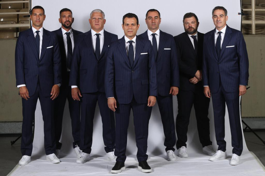 Γιώργος Παπαδόγαμβρος: «Ντύνει» τον Δημήτρη Ιτούδη και την ομάδα του για το παγκόσμιο κύπελλο στις Φιλιππίνες - Φωτογραφίες