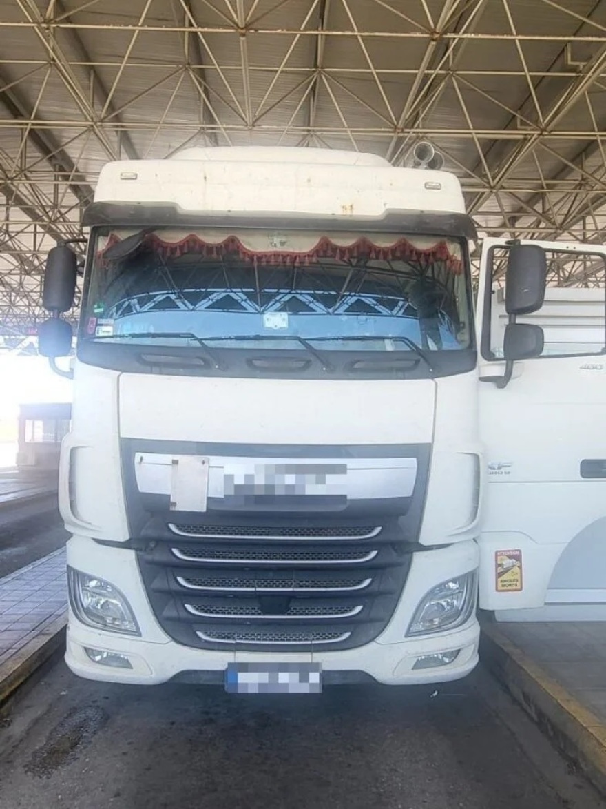 Πάτρα: Μπλόκο σε φορτηγό με λαθραία καπνά πριν φύγει για Ιταλία - Κατασχέθηκαν πάνω από 14 τόνοι