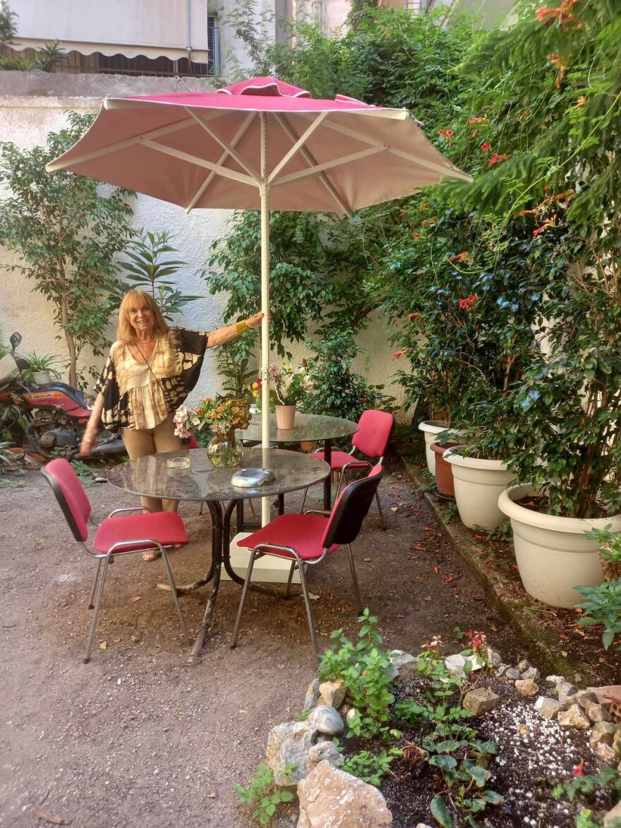 Άννα Φόνσου: Μετακόμισε αφού εκκενώθηκε η πολυκατοικία της - Φωτογραφίες από το νέο της σπίτι 