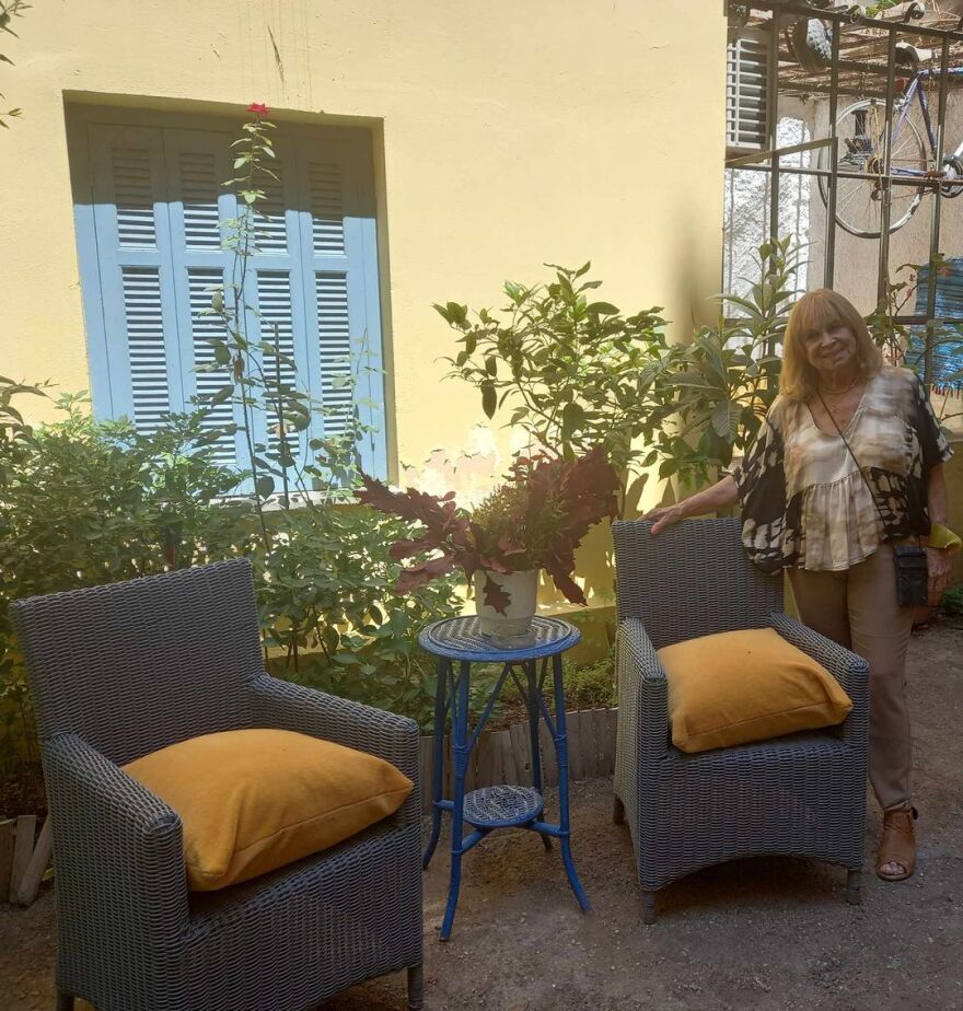 Άννα Φόνσου: Μετακόμισε αφού εκκενώθηκε η πολυκατοικία της - Φωτογραφίες από το νέο της σπίτι 