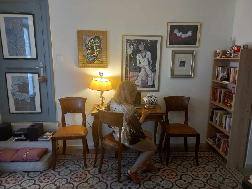 Άννα Φόνσου: Μετακόμισε αφού εκκενώθηκε η πολυκατοικία της - Φωτογραφίες από το νέο της σπίτι 