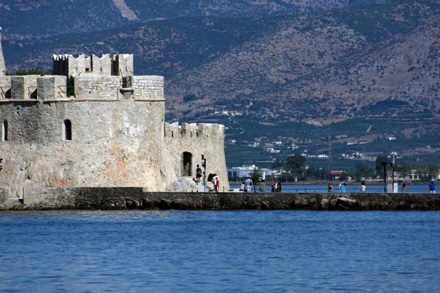 Ναύπλιο: Ξεκίνησαν πάλι τα δρομολόγια προς το Μπούρτζι - Δείτε φωτογραφίες