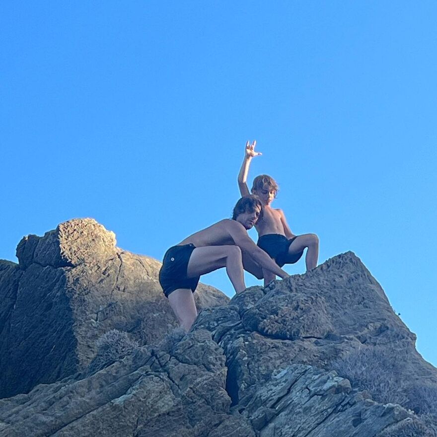 Αποστόλης Τότσικας: Ποζάρει με μαγιό για τη σύζυγό του - Δείτε φωτογραφίες