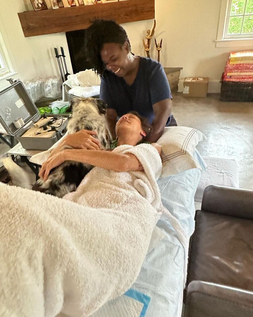 Μπέλα Χαντίντ: Καταβεβλημένη και με σωληνάκια στις φωτογραφίες από την περίοδο της θεραπείας της