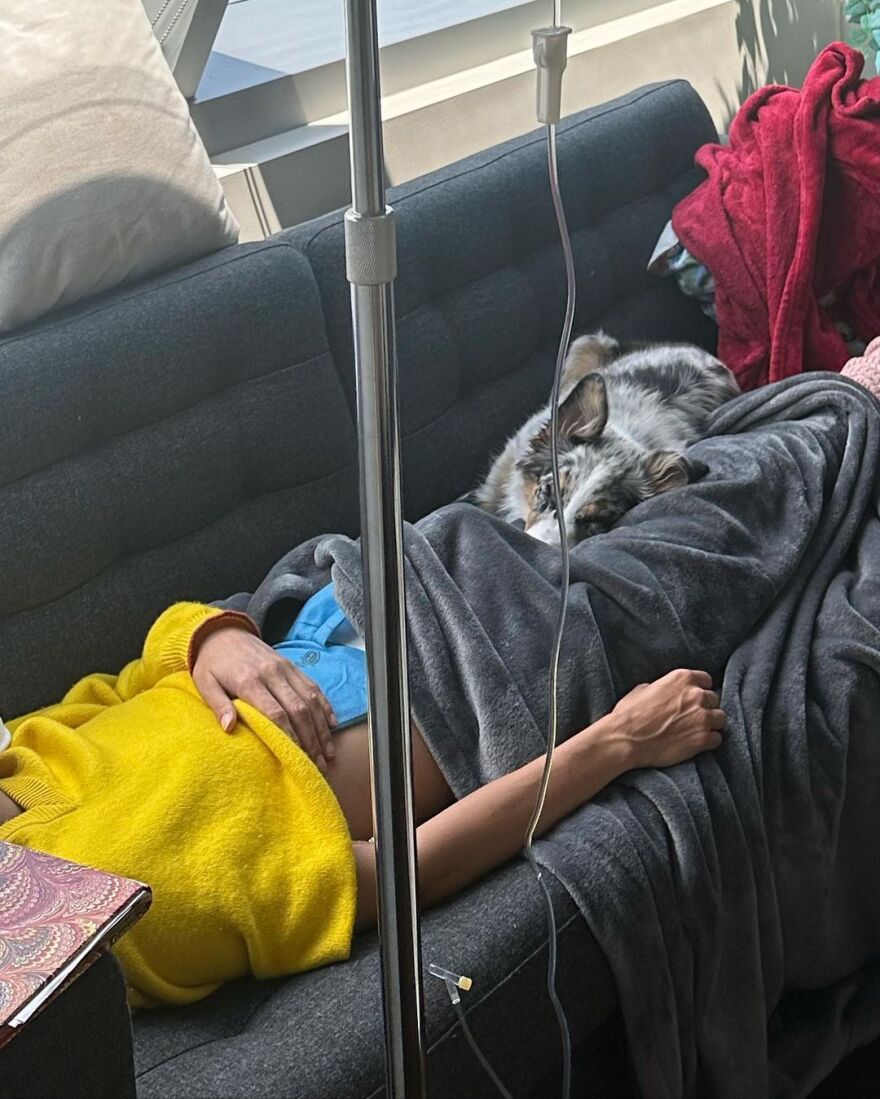 Μπέλα Χαντίντ: Καταβεβλημένη και με σωληνάκια στις φωτογραφίες από την περίοδο της θεραπείας της