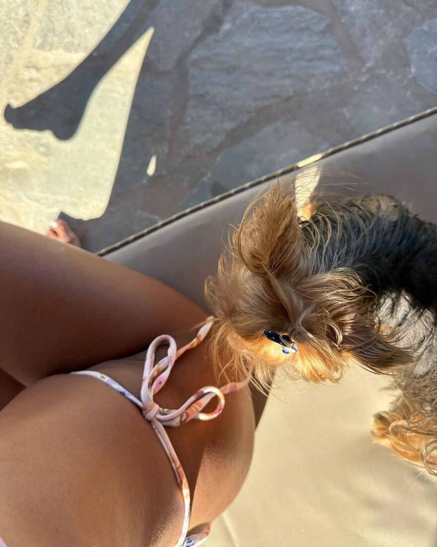 Ελευθερία Ελευθερίου: Φωτογραφίζεται με το μπικίνι της στην Πάρο 