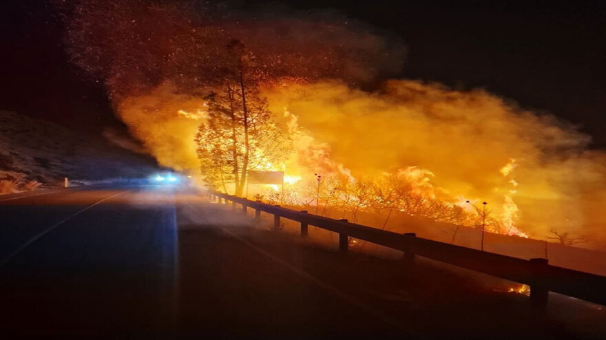 Σε ύφεση η φωτιά στην Κύπρο - Στις 10 φτάνει το πρώτο Canadair από Ελλάδα