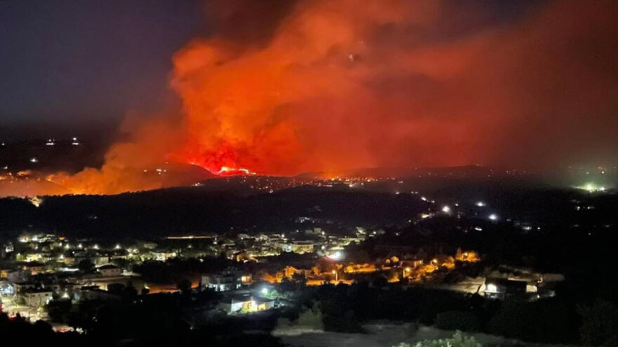 Σε ύφεση η φωτιά στην Κύπρο - Στις 10 φτάνει το πρώτο Canadair από Ελλάδα
