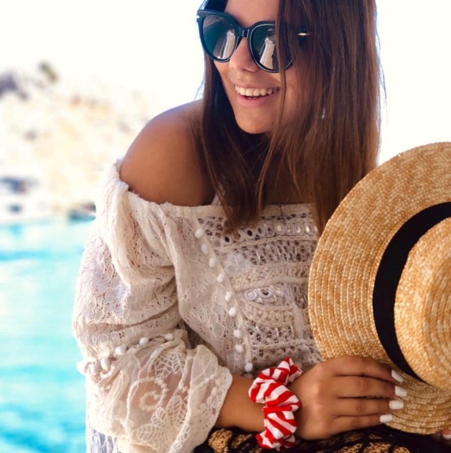 Ρόδος: «Πάγωσαν» οι φίλοι της 24χρονης Κωνσταντίνας όταν την είδαν να καταρρέει πάνω στο πιάνο την ώρα που έπαιζε