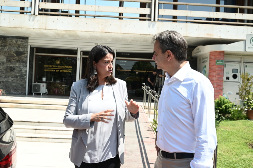 Τα νομοσχέδια που έρχονται: Υπηρεσίες one step, μη κρατικά ΑΕΙ και γάμος ομόφυλων ζευγαριών