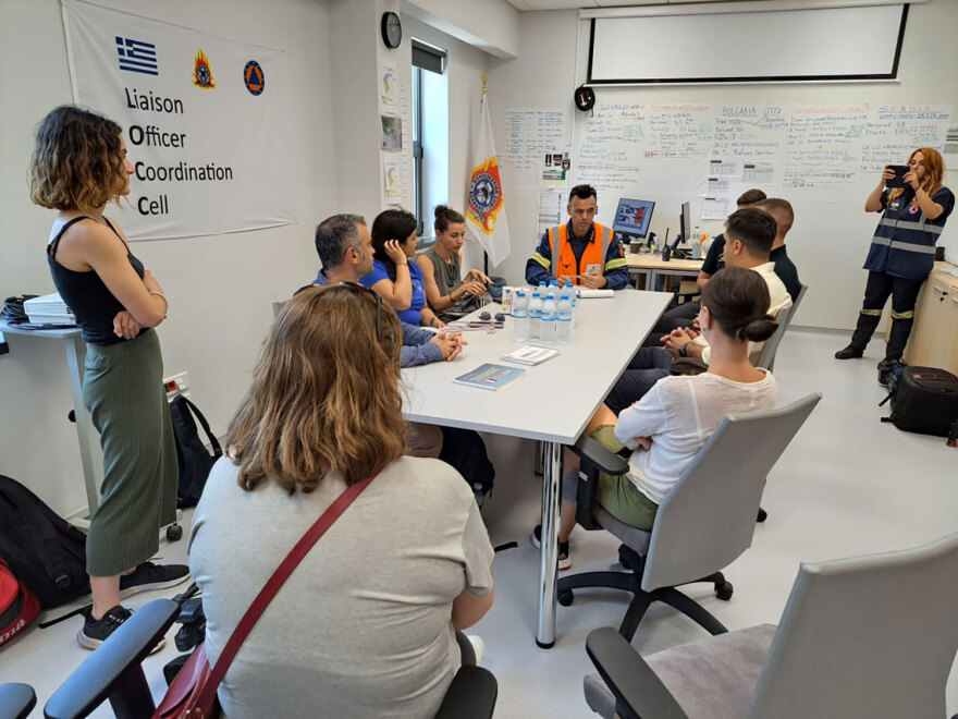 Φωτιά στη Ρόδο -  Συγκινεί η ζωγραφιά κοριτσιού για τους Σλοβάκους πυροσβέστες: «Σας ευχαριστώ που βάλατε τα δυνατά σας» 